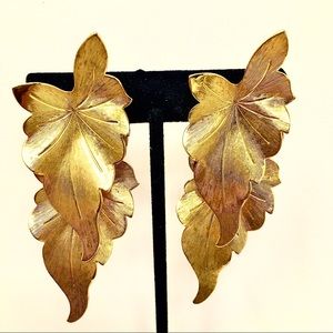 Gold tone leaves earrings